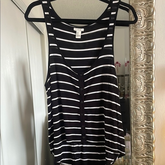Forever 21 Black and white Fitted Sleeveless Tank Top - Picture 2 of 6